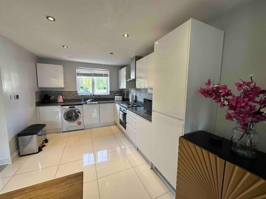 Waterside Mufc & Trafford Centre Townhouse 4 Bedroom Free Parking 맨체스터 외부 사진
